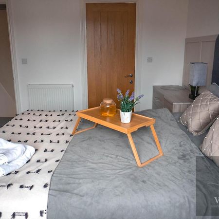 Апартаменты 1 Bed House , Free Wifi,Free Parking,Leasure,Business Суонси Экстерьер фото