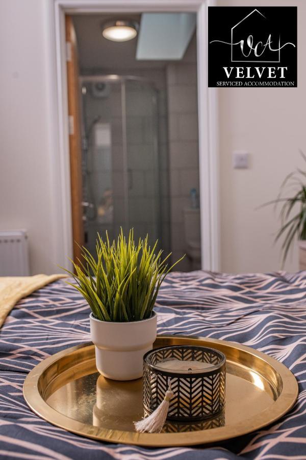 Апартаменты 1 Bed House , Free Wifi,Free Parking,Leasure,Business Суонси Экстерьер фото