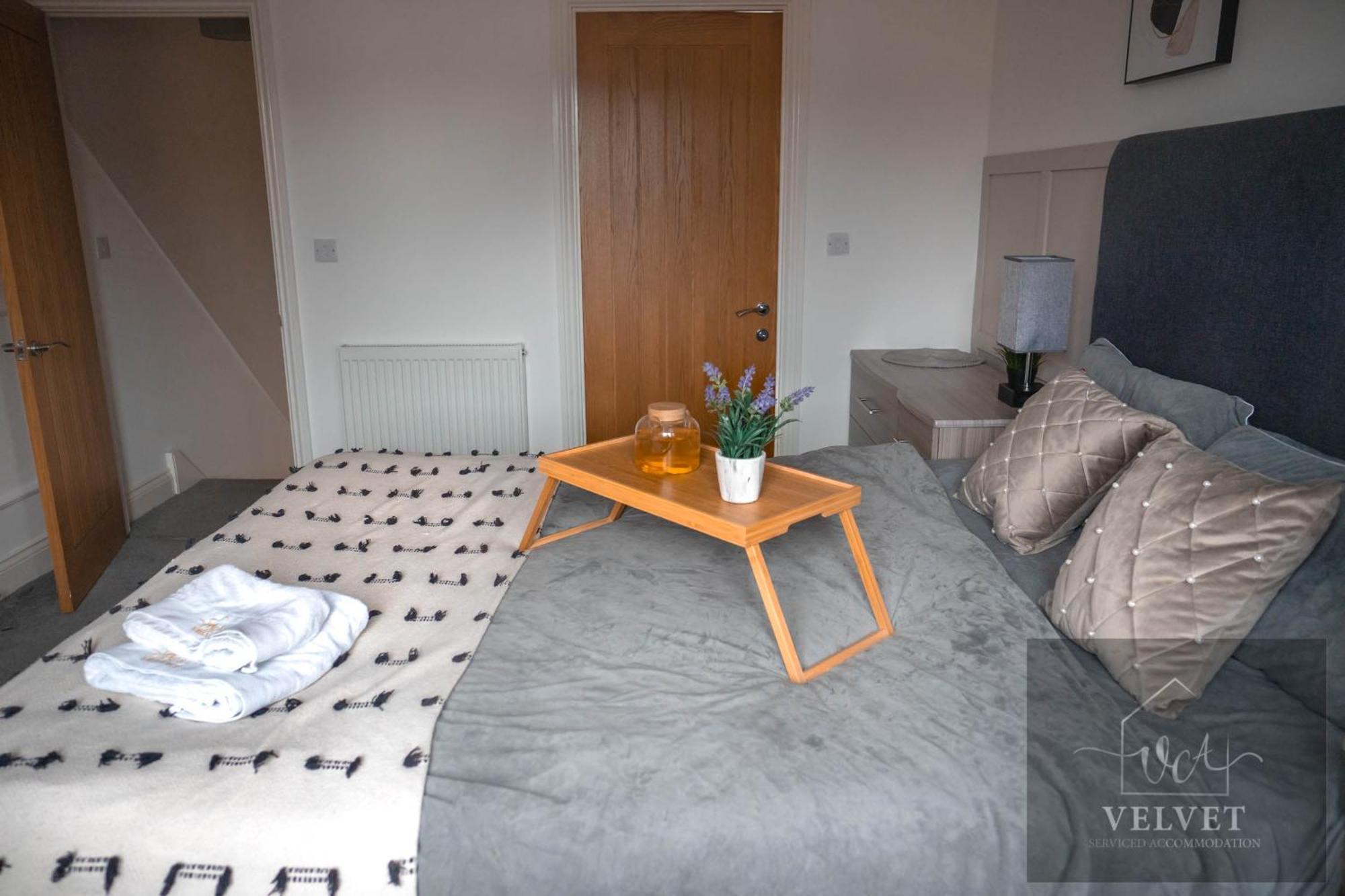 Апартаменты 1 Bed House , Free Wifi,Free Parking,Leasure,Business Суонси Экстерьер фото